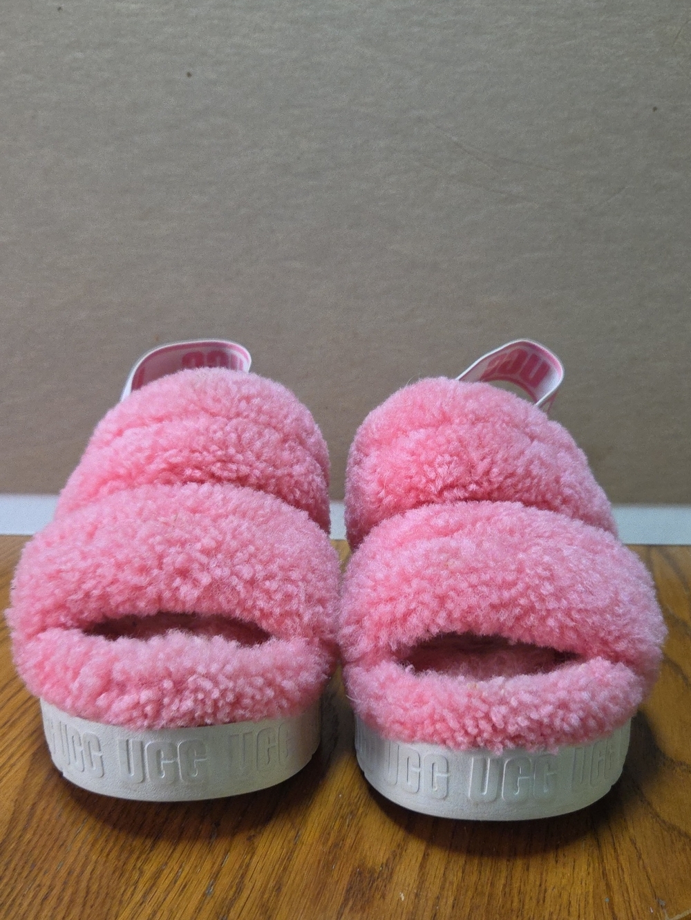 UGG Women's Oh Fluffita Slide 2021 Size 8